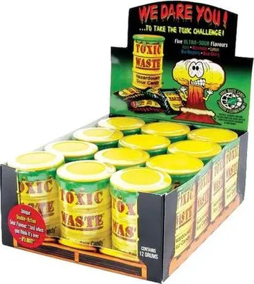 Immagine prodotto di Caramelle acide al gusto di rifiuti tossici, colore giallo (12 x 42 g)