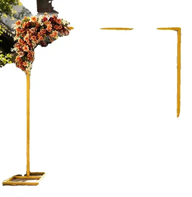 Zdjęcie produktu dla Rama do dekoracji ślubnej, metalowa konstrukcja, elegancki design, kolor złoty