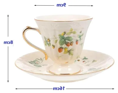 Produktbild von Kaffeetassen-Set Porzellan Espressotassen mit Untertassen 150ml Mokkatassen Cappuccino Tassen Nachmittagstassen mit Goldrand für Restaurant und Familie (Erdbeermuster)