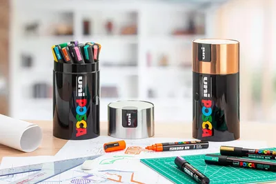 Obrázek produktu pro Kompletní sada 18 různých akrylových fixů – hrot 2,5 mm – ideální pro děti i umělce