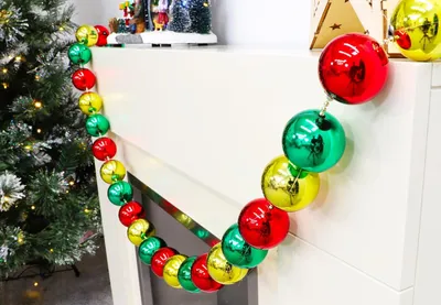 Productafbeelding van Kerstbal Guirlande - Kerstslinger - Feestelijke Decoratie - Glanzende Kerstballen - 1.5 Meter - Rood Groen Goud