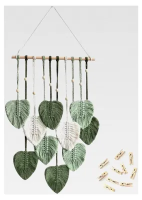 Produktbild von Makramee-Wandteppich mit grünen Blättern und Holzklammern, handgefertigter Wandbehang, Foto-Clips, Halter, Boho-Dekor mit Holzperlen, kunstgewebte Blätter