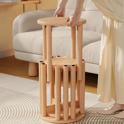 Zdjęcie produktu dla Zestaw czterech stołków barowych, wykonanych z naturalnego drewna, o wysokości 48 cm, możliwość układania w stos