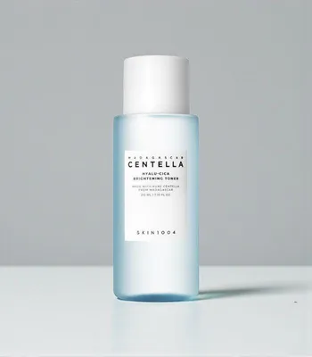 Image de SKIN1004 Madagascar Centella Hyalu-Cica Brightening Toner (210 ml)