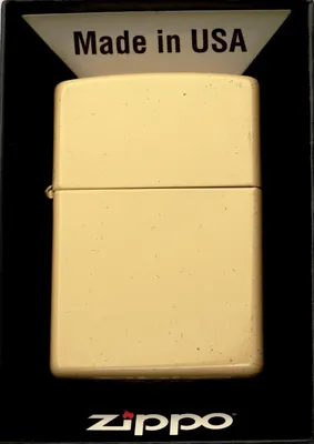 Zdjęcie produktu dla Zapalniczka Zippo Flat Sand 60005823