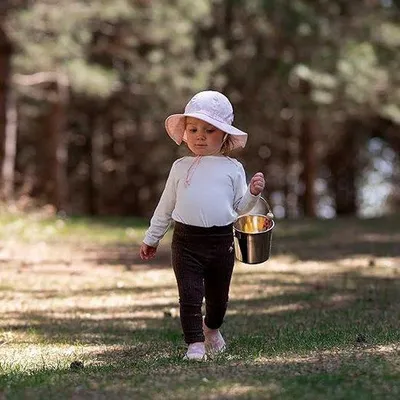 Produktbild von Famanu Sonnenhut für Babys und Kinder, 50+ UPF, verstellbarer Kinnriemen, breiter Rand