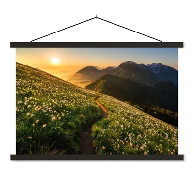 Produktbild von MuchoWow® Textilposter Blumen - Sonne - Berge 120x80 cm mit schwarzem Rahmen - Wanddeko