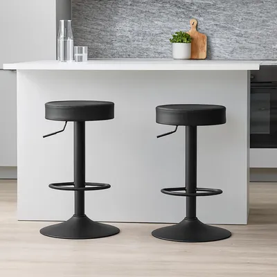 Produktbild von Moderner Barhocker im 2er Set höhenverstellbar und komfortabel
