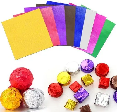 Productafbeelding van Aluminiumfolie en papieren zakjes voor het zelf maken van chocolade, 800 stuks, 8 kleuren