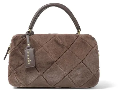 Obrázek produktu pro Hnědá dámská kabelka s prošíváním, zapínání na zip, odnímatelný ramenní popruh, rozměry 31x20 cm