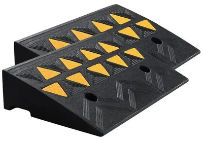 Productafbeelding van Drempelhelling, massief rubber, 50 cm x 32 cm x 11 cm, maximale belasting 15 ton, geschikt voor rolstoelen, ideaal voor oneffen oppervlakken