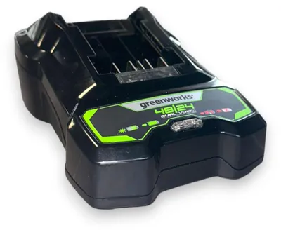 Image de Chargeur pour outils et batteries 48/24 V GREENWORKS G4824C4