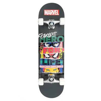 Productafbeelding van Marvel Fearless Skateboard – Een stevig houten skateboard met een antislipdek voor een veilige en plezierige rijervaring