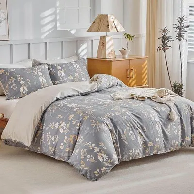 Produktbild von Unyqoos® Bettwäsche-Set 220 x 240 cm – weicher Mikrofaser-Bettbezug mit Blattmuster, 2 Kissenbezüge 65 x 65 cm, wendbar, Reißverschluss & 4 Eckbänder