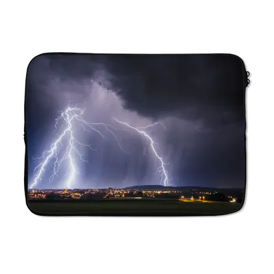 Produktbild von MuchoWow® Laptop Hülle 14 ZollGewitter über einer Stadt bei Nacht Laptoptasche - Laptoptasche - Stoßsicher - Schutzhaube