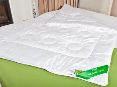 Produktbild von Steppbett Merino Wolle 200x220 Natur Bettdecke XXL