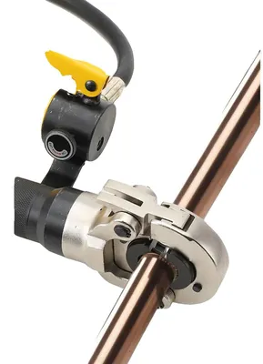 Produktbild von Hydraulische Crimpzange, 6 Tonnen, 9 Crimpstempel, geeignet für 16-32 mm Rohre, 360° drehbarer Kopf, ergonomischer Griff