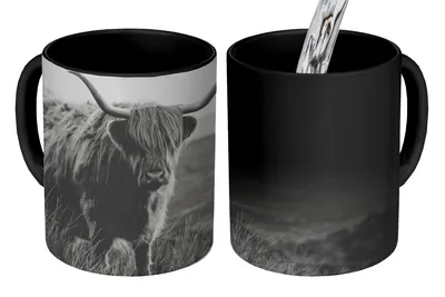 Obrázok produktu pre KitchenYeah® Magický hrnček Magický škótsky horal - Príroda - Kravy - Zvieratá - Čiernobiely 350 ml hrnček na zmenu farby nápad na darček - magický hrnček - fotohrnček - keramický hrnček