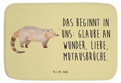 Produktbild von Mr. & Mrs. Panda Badematte Nasenbär - Gelb Pastell - Geschenk, Badteppich, Rüsselbär, Nasenbären, Badvorleger, Badezimmerteppich, duschmatte, Bär, Duschvorleger