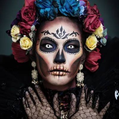 Produktbild von aricona Weiße Farbige Kontaktlinsen Halloween Zombie Kostüm Fasching Vampir