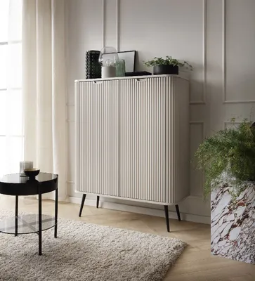 Produktbild von Kommode ZOVA K103 cm mit runden Ecken mit geriffelte Fronte mit 2 Türen Sideboard Cashmere/ Kaschmir mit Schwarze Füße