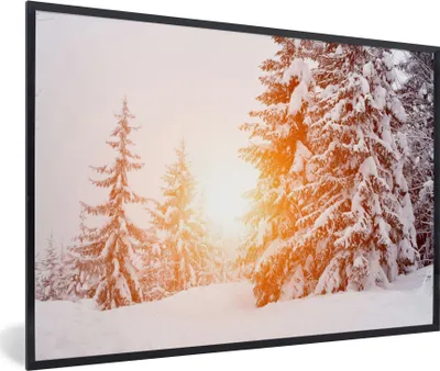 Produktbild von MuchoWow® Gerahmtes Poster Sonne - Bäume - Schnee 90x60 cm - Poster mit Schwarzem Bilderrahmen Wandposter Rahmen Foto Bilder - Fotorahmen - Foto-Plakat