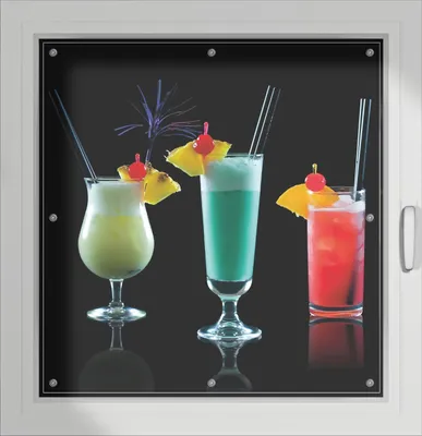 Produktbild von Wallario Lichtschutzbild, Dekorativer Sichtschutz Sonnenschutz 96 x 100 cm mit Motiv: Bunte Cocktails vor schwarzem Hintergrund - Verdunklung ohne Bohren