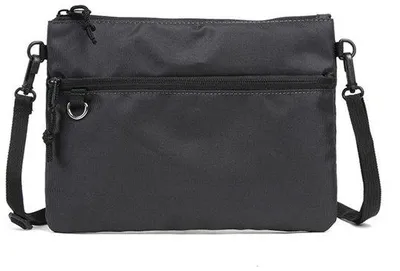 Immagine prodotto di Piccola borsa da viaggio leggera in materiale idrorepellente, nera