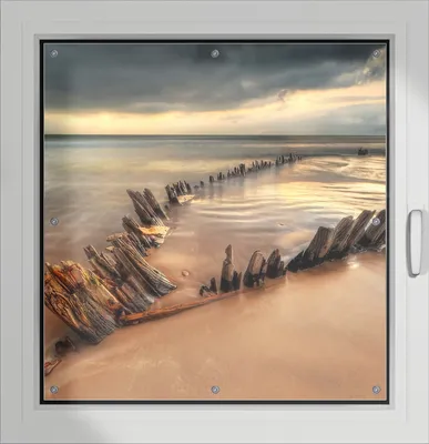 Produktbild von Wallario Lichtschutzbild, Dekorativer Sichtschutz Sonnenschutz 96 x 93 cm mit Motiv: Bootswrack in Irland am Strand - Verdunklung ohne Bohren