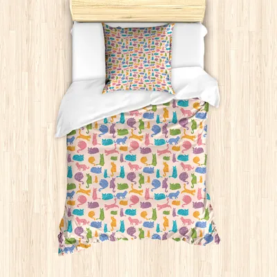 Produktbild von ABAKUHAUS Katze Mantele, Tiere Ornament, Milbensicher Allergiker geeignet mit Kissenbezügen, 135 cm x 200 cm - 80 x 80 cm, Mehrfarbig