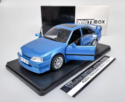 Zdjęcie produktu dla Opel Omega Evolution 500 (1991) Blue Metallic Whitebox 1:24