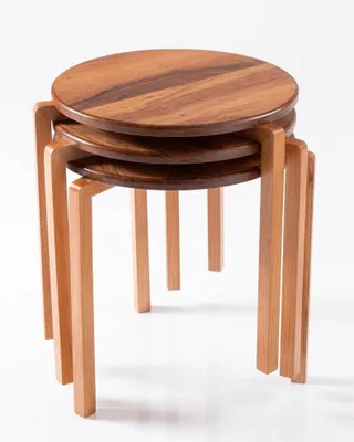 Immagine prodotto di Tre tavolini di servizio dal design moderno ed elegante