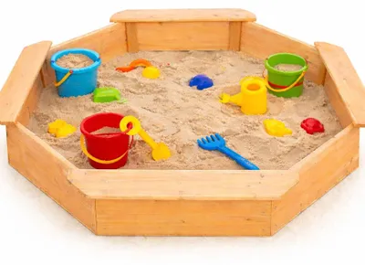 Immagine prodotto di Casina da gioco in legno per bambini, marca GINGER HOME – modello a 8 facciate con 4 posti a sedere, dimensioni 134,5 x 134,5 cm