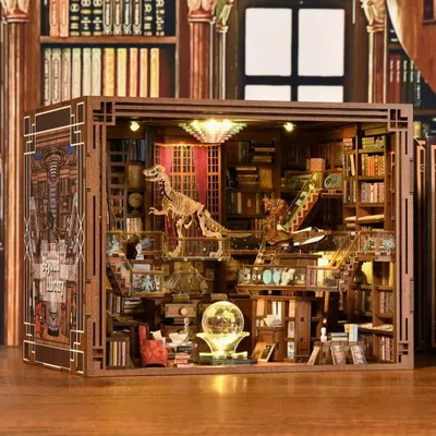 Image de Maison miniature Book Nook - Musée du Grand Explorateur - Puzzle 3D - 1074 pièces - Maison miniature avec LED