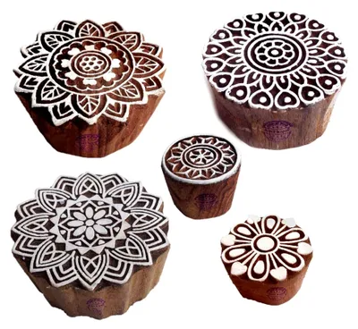 Produktbild von Handgefertigte Mandala- und Rundholzblockstempel (Set von 5)