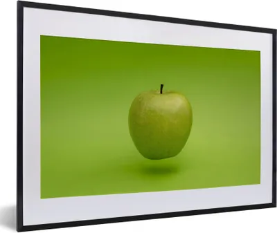 Produktbild von MuchoWow® Gerahmtes Poster Obst - Apfel - Grün 60x40 cm - Poster mit Schwarzem Bilderrahmen Wandposter Rahmen Foto Bilder - Schlafzimmer - Plakat in Rahmen - Drucken