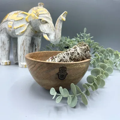 Imagen del producto de Cuenco de Madera para Ofrendas y Rituales - Hamsa - 13x7cm