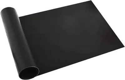 Productafbeelding van Famanu grillmat met antiaanbaklaag - herbruikbare grillfolie voor gas-, houtskool- en barbecuegebruik - 180 x 40 cm