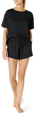 Produktbild von Amazon Essentials Damen Pyjama-Set Aus Satin Mit Trägertop Und Shorts In Relaxed-Fit, Schwarz, XXL
