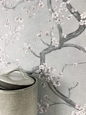 Produktbild von NEWROOM Tapete Grau Vliestapete Kirschblüten - Mustertapete Floral Lila Silber Blumen Zweige Blumentapete Romantisch Blüten
