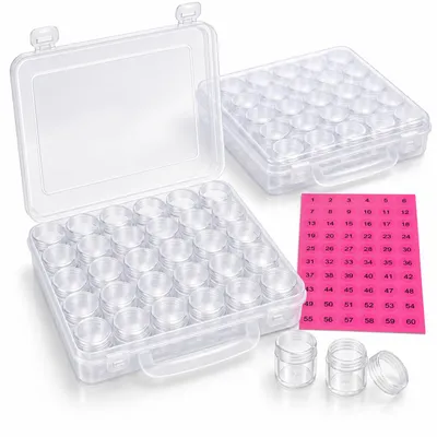 Produktbild von 2 Aufbewahrungsboxen mit 60 Schraubdosen & Nummernaufklebern 1–60, KI-generiertes Bild