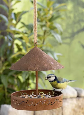 Image de Suspension décorative "Mangeoire" en métal aspect rouille, mangeoire à suspendre pour jardin, balcon ou terrasse, mangeoire pour oiseaux