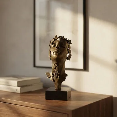 Produktbild von Büstenskulptur Frau aus Bronze, patiniert auf Marmorsockel, H.33 cm