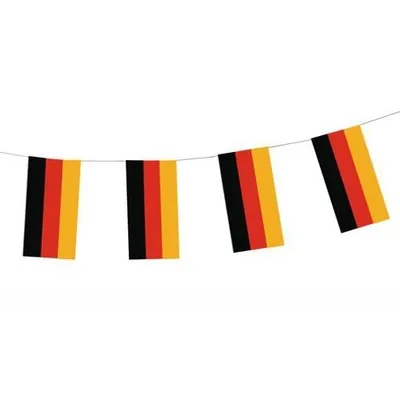 Produktbild von Papstar Flaggenkette, Papier 4 m "Deutschland" schwer entflammbar, 10 Stück