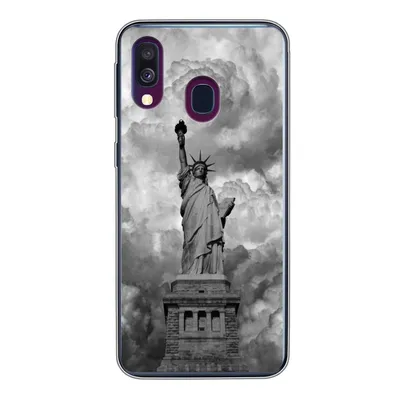 Produktbild von MuchoWow® Handyhülle Schutzhülle Hülle für Samsung Galaxy A40 Freiheitsstatue in New York an einem bewölkten Tag in schwarz-weiß Silikon Softcase Handy Hülle - Handy-Tasche