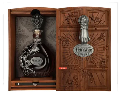 Produktbild von Cognac Ferrand Légendaire Grande Champagne Cognac 42,1% Vol. 0,7l in Holzkiste