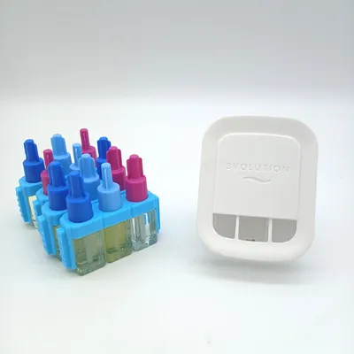 Produktbild von Febreze 3Volution Starter Set Lilienbrise Raumduft & Lufterfrischer Stecker & 4 x 20ml Nachfüller