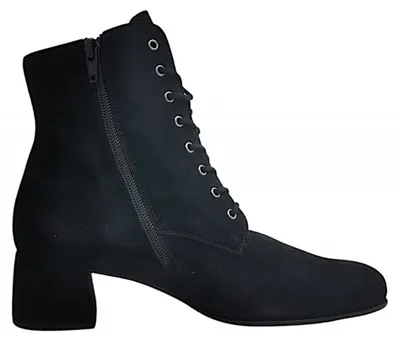 Imagen del producto de Botas de cordones negras de la marca Gabor, ideales para uso casual