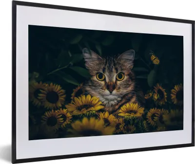 Produktbild von MuchoWow® Gerahmtes Poster Katze - Gelb - Blumen - Botanisch 60x40 cm - Poster mit Schwarzem Bilderrahmen Wandposter Rahmen Foto Bilder - Schlafzimmer - Plakat in Rahmen - Drucken