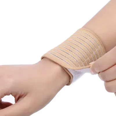Immagine prodotto di CHPN - Fascia per polso - Supporto per polso con chiusura a strappo - Tutore per polso con chiusura a strappo regolabile - Fascia sportiva per polso - Colore beige - Confezione da 1 pezzo